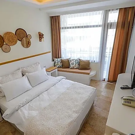 Mavi Cam Ayvalik 3*