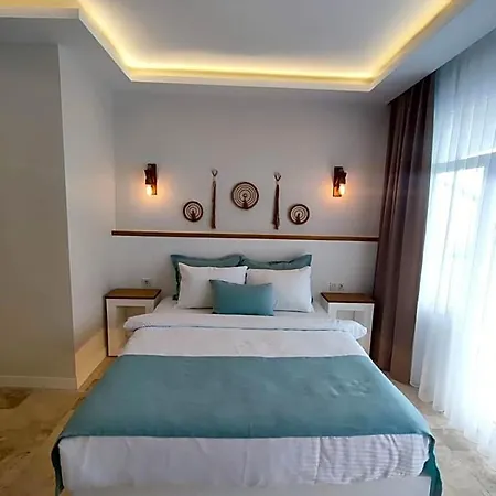Mavi Cam Ayvalik