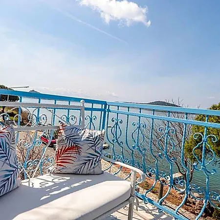 Mavi Cam Ayvalik Отель