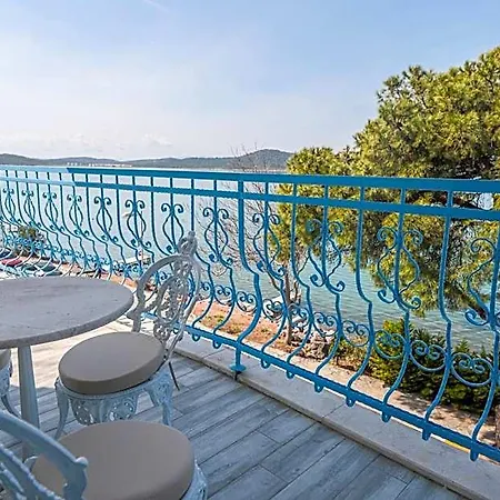 Mavi Cam Ayvalik Altinova (Yalova)