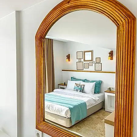 Отель Mavi Cam Ayvalik